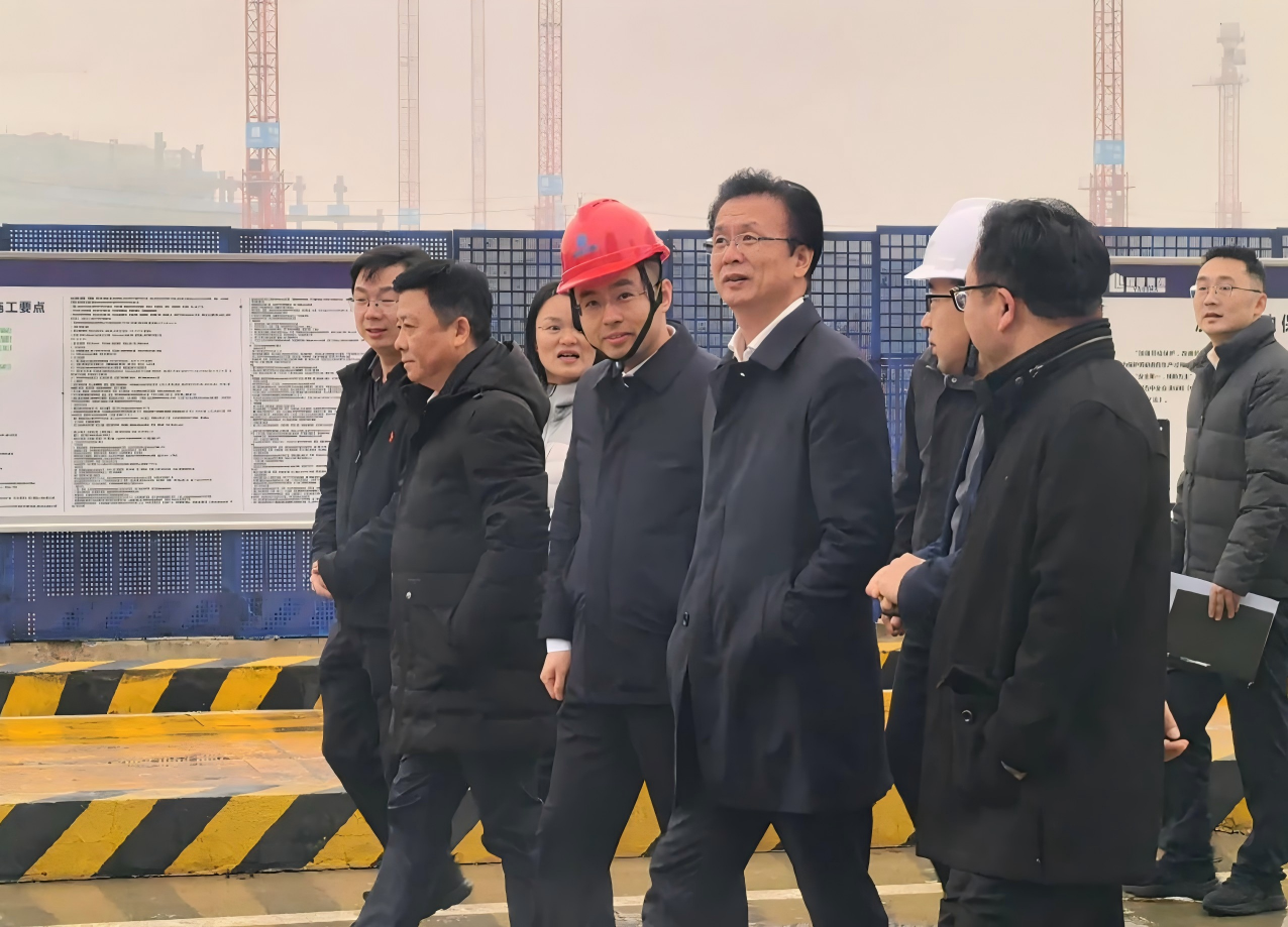 杭州市委常委、余杭区委书记刘颖视察指导耀厦集团承建的华润S4项目